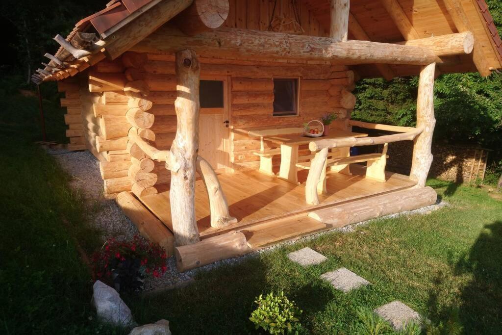 Hut At The Forest Male Brusnice Exterior foto
