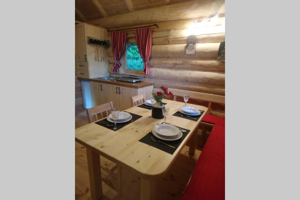 Hut At The Forest Male Brusnice Exterior foto