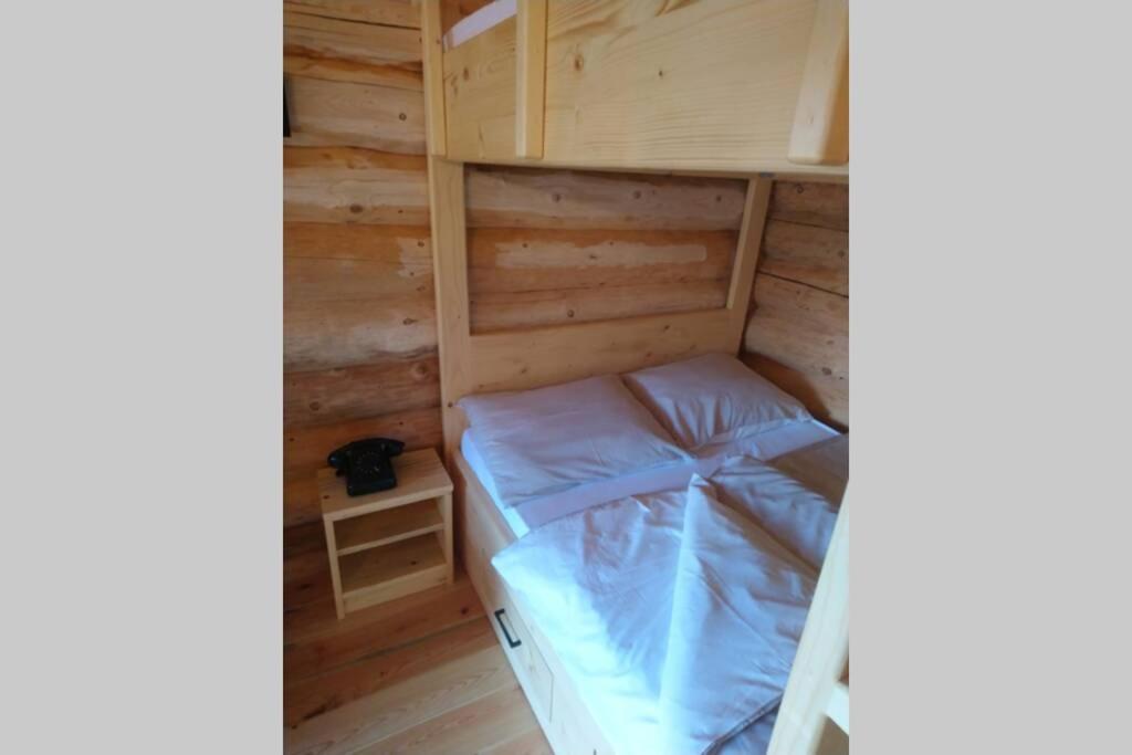 Hut At The Forest Male Brusnice Exterior foto