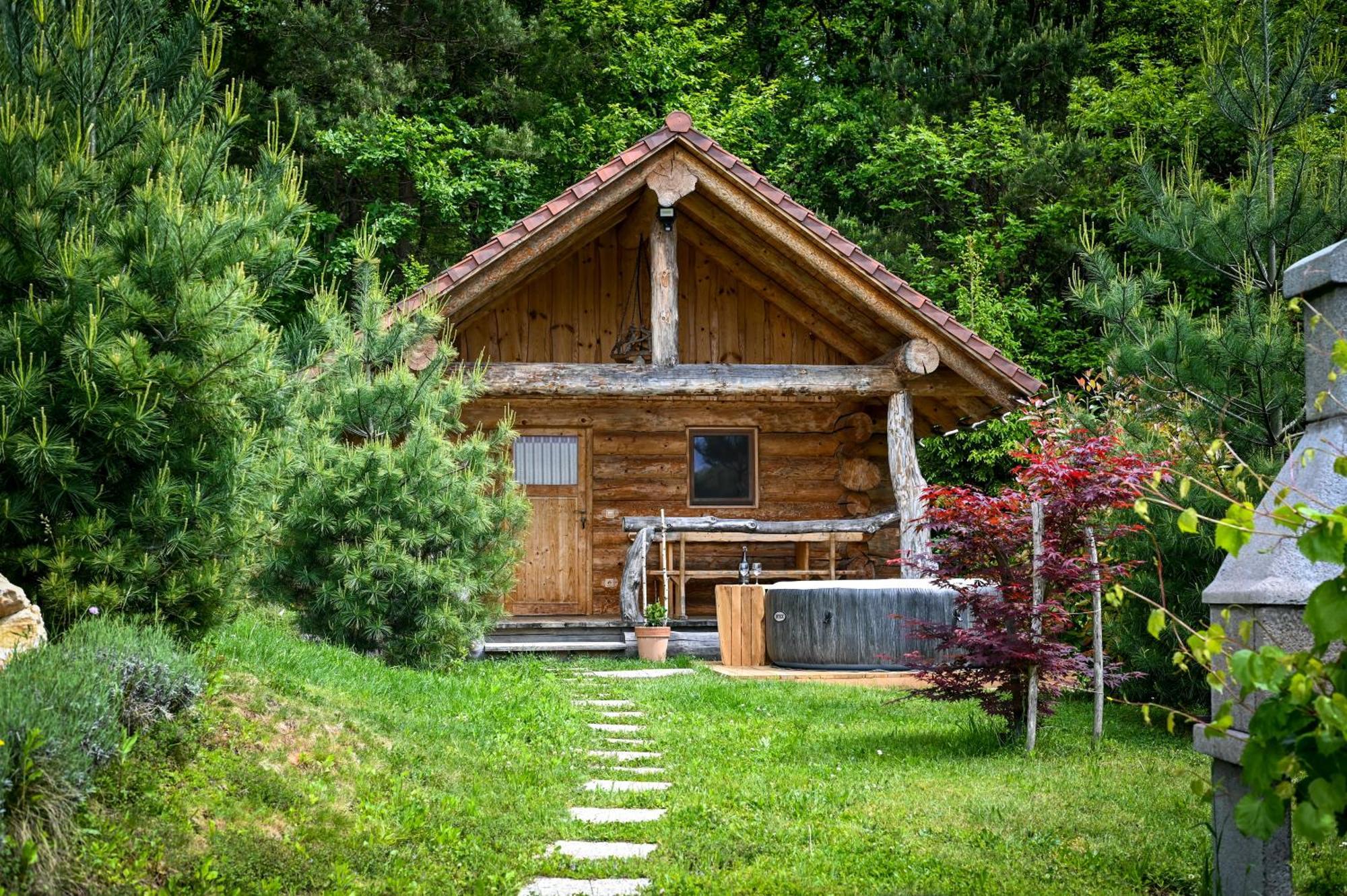 Hut At The Forest Male Brusnice Exterior foto